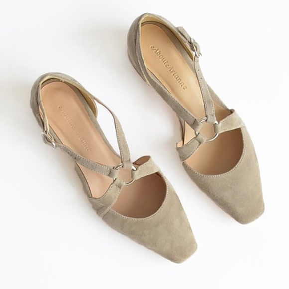 NOT FOR SALE- About Arianne Coral in Grey - Picture 6 of 6